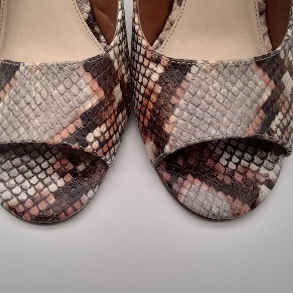 Vince Camuto Reteema Snake Embossed Ankle-Strap Sandals Size 8M Like New - Picture 3 of 11